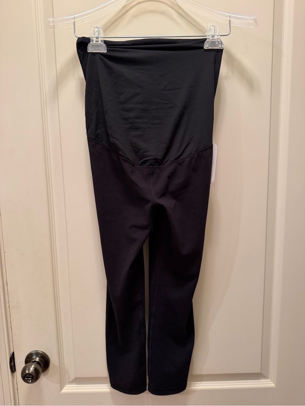 NWT Isabel Maternity by Ingrid & Isabel Black Maternity Leggings - Picture 5 of 10